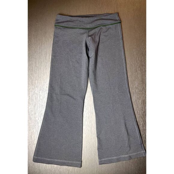 Lululemon Women's Size 6 Flare Leg Gray Yoga Pants Stretch Gym Athletic - Picture 1 of 5